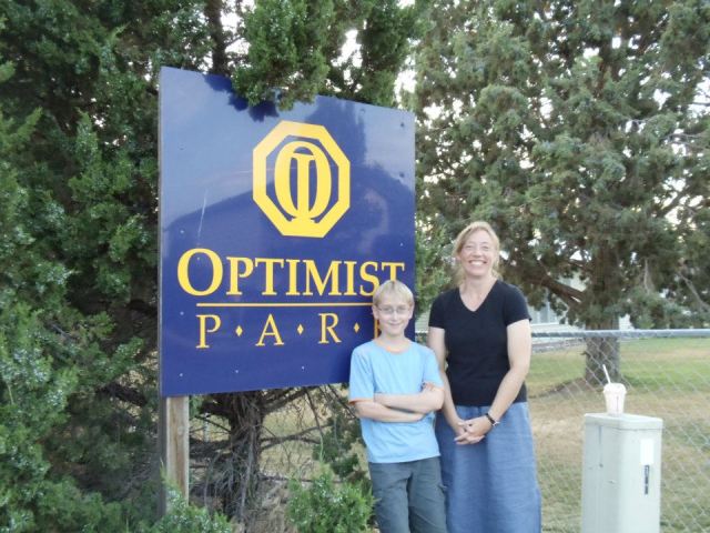 303922_143098609129441_85602473_n